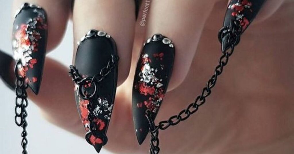 Gothic Chain Nails