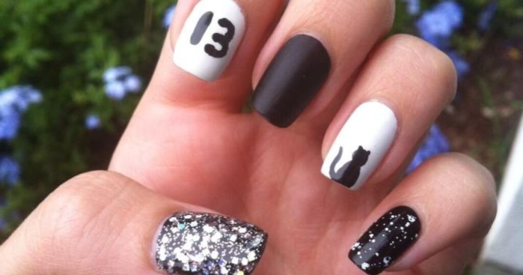 Lucky 13 Minimalist Nails